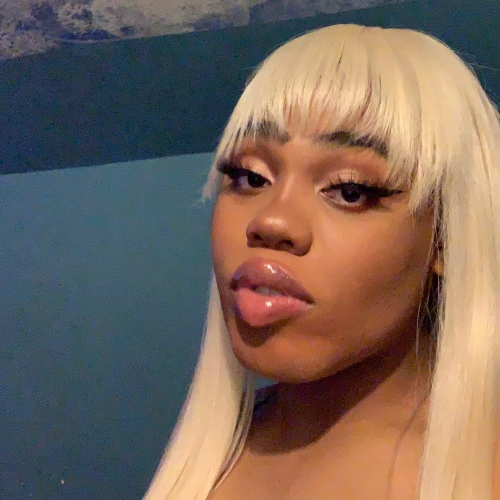 Meet your Posher, Iris